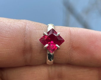 Bague en argent avec zircone cubique couleur rubis | Bague en argent sterling 925 | Bagues zircone cubique | Bagues carrées en argent CZ pour elle