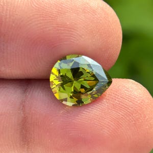 Olive Green Pear Shape Cubic Zirconia AAAAA Quality Cubic Zirconia Pear Shape Olive Green CZ Loose Stones Brilliant Quality (2x4mm-10x12mm)