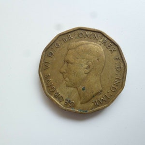 PRED017 Moneda de bronce de tres peniques