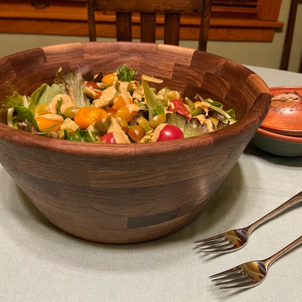 Walnut salad bowl - Modern