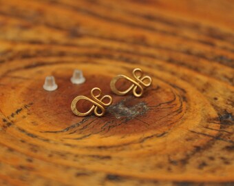 Steckohrring aus Messing, handgemachter Stecker