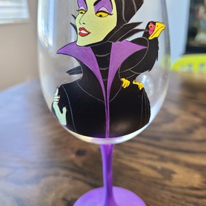 Disney Maleficent Wine Glass, Disney Painted Wine Glass, Custom Wine Glass, Sleeping Beauty Wine Glass, Disney Wine Glass, Disney Villians