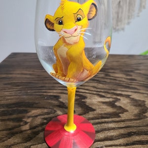 König der Löwen bemaltes Weinglas, Simba bemaltes Weinglas, Disney bemaltes Weinglas, bemaltes Weinglas