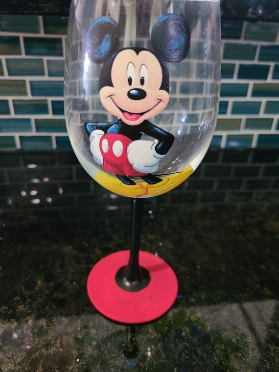 Goofy wine glass, disney wine glass, hand painted wine glass, disney art,  wine lover gift, disney lover gift, mickey and friends glass