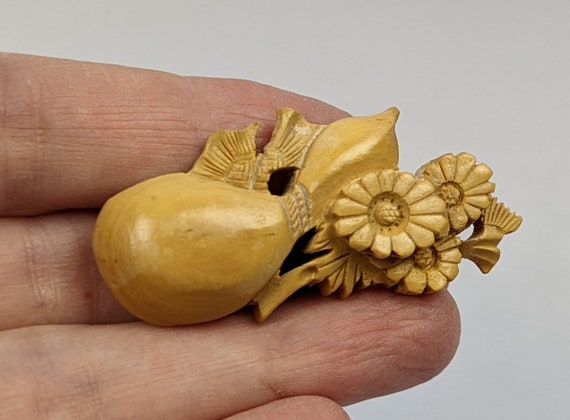 Vintage Carved Japanese Obidome Sash Clip Accesso… - image 1