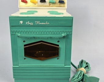 Vintage 1968 De Luxe Topper Suzy Homemaker Oven, Easy Bake 60 W Bulb, Works, Clean Unused Mid Century Nostalgia Kid Child Chef Training Toy