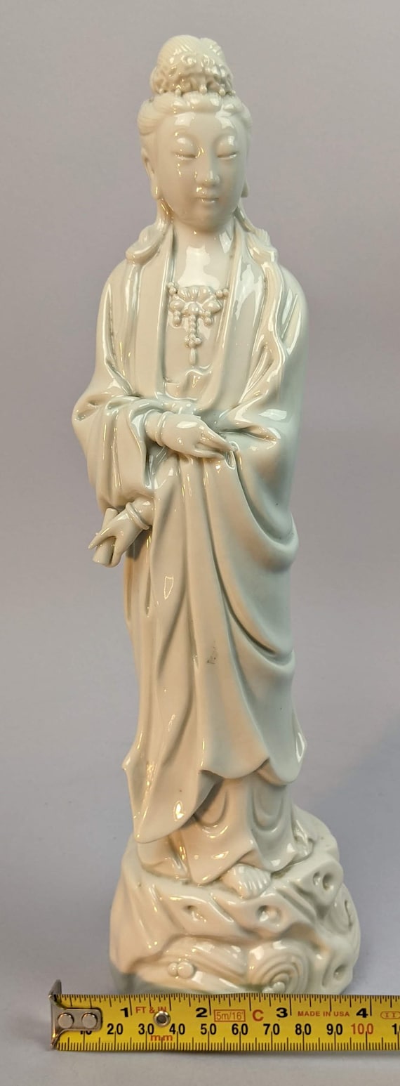 Chinese Porcelain Guanyin Chinese Porcelain Guanyin
