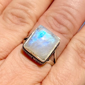 Rainbow Moonstone Handmade Ring | Rainbow Moonstone Set In 925 Sterling Silver Setting | Rainbow Moonstone Ring Size 8.5 | Flashy Ring |