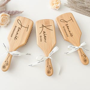 Personalized Bridesmaid Wood Comb/ Name Comb/ Carving Commemorative Combs/ Bridesmaid Proposal & Best Friend&#39;s Birthday/ Gift for Women Girl