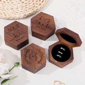 Caixa de anel hexagonal de madeira personalizada para cerimônia de casamento/ Porta-anel com gravação personalizada/ Caixa de anel de veludo/ Caixa de anel de noivado para pedido de casamento
