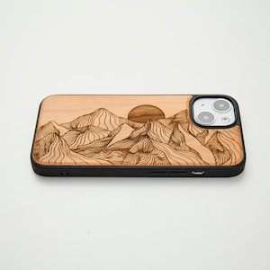 Berg Sonnenuntergang Sonnenuntergang Holz Handyhülle für iPhone 14, 14 Plus, 14 Pro Max, 14 Pro, iPhone 13 Pro Max, Mini, 12 Pro Max, iPhone 11, SE