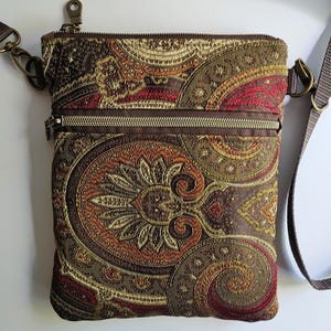 Tapestry Crossbody Bag: Bohemian Paisley Purse with Adjustable Strap