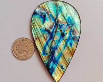 Cabujón de labradorita múltiple: gema suelta en forma de pera (91 x 55 mm)