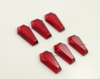In het lab gemaakte granaatkwarts edelsteen: doodskist tablet geslepen (17 x 10 tot 10 x 7 mm)