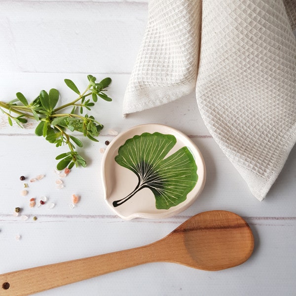 Ceramic green leaf spoon rest handpainted Kitchen ginkgo biloba spoon dish Cottagecore decor Pottery utensil holder