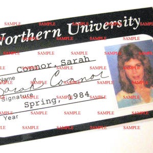 The Terminator Sarah Connor Étudiant Université I.D. Accessoire de carte fantaisie cosplay