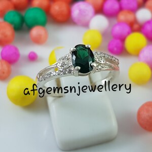 Oval geschliffener Smaragd Ring- Grüner Edelstein Verlobungsring- Verlobungsring- Mai Geburtsstein- Jahrestag Geburtstagsgeschenke