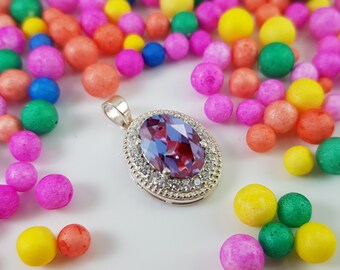 女性用オーバルカットアレキサンドライトネックレス - 色が変わる宝石ペンダント - 925スターリングシルバーのアレキサンドライトペンダント - アレキサンドライトペンダント