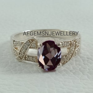 Bague unique en alexandrite-Ovale Coupe-Couleur Changeante Bague en Pierre Précieuse-Bague en Argent Sterling-Bague en Pierre de Naissance juin