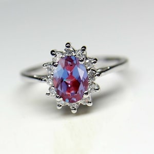 Anillo de alejandrita brillante, anillo de compromiso, anillo de alejandrita brillante, alejandrita violeta impresionante, joyería de alejandrita