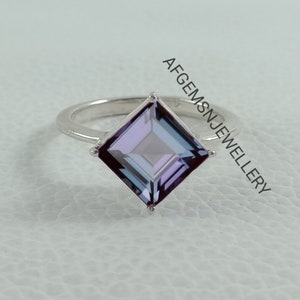 Anillo de Alejandrita de corte cuadrado Anillo de compromiso de piedra que cambia de color Anillo de piedra preciosa de piedra de nacimiento de junio Joyería de alejandrita
