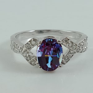 Lab Grown Alexandrite Halo Ring, 925 Sterling Silver Ring, Alexandrite Ring, Color Change Stone Ring, Oval Cut Alexandrite, Ring for Gift