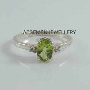 Genuine Peridot Ring-Green Peridot Ring-Peridot Silver Ring-Peridot Gemstone Ring-Birthstones Ring-Unique Peridot Ring