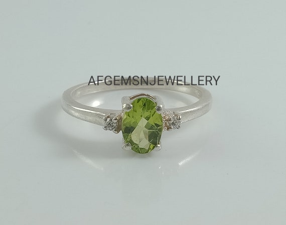 Amazon.com: PEORA Genuine Peridot Ring for Women 925 Sterling Silver, 1.25  Carats Round Shape, Cathedral Style Solitaire, Size 5: Clothing, Shoes &  Jewelry