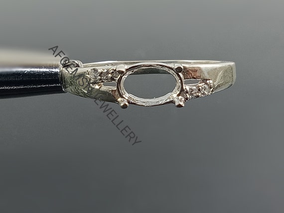 Unset ring hotsell unique