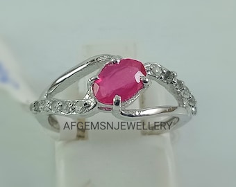 Blutroter Rubin Ring Oval Cut Stein Ring, Rubin Verlobungsring Juli Geburtsstein Ring 92,5 Sterling Silber Ring Geburtstag Geschenke
