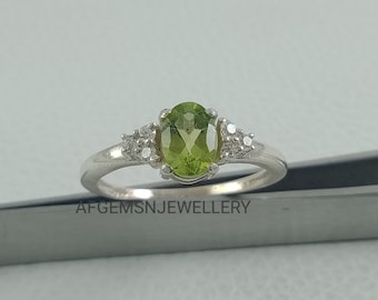 August Birthstone Vintage Peridot Ring Oval Cut Peridot Engagement Ring Green Stone Ring Silver Peridot Ring