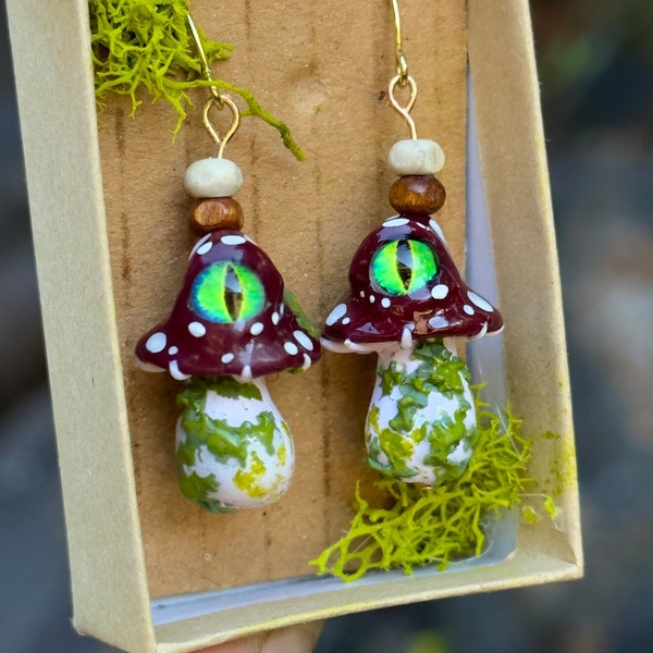 Mushroom Earrings, Shroom Earrings with green Third Eye, amanita muscaria, psychedelic, mushroom with eye earrings, Cottage core, witch core