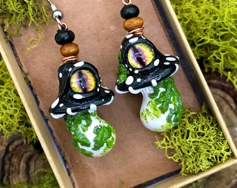 Black mushroom earrings with gold eye, mushroom jewelry, third eye mushroom, mushroom with eye, trippy mushroom, handmade mushroom