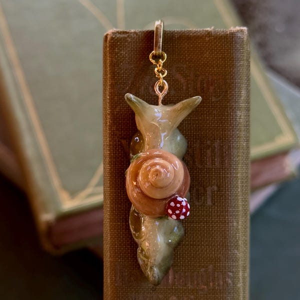 Whimsical Snail Bookmark – Glow in the Dark, Handmade Nature Lover Gift, Polymer Clay, Cottagecore, Forestcore