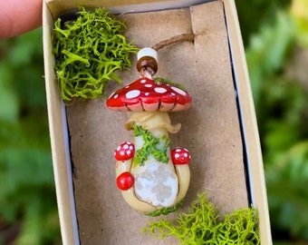 Amanita moonstone mushroom necklace, glow mushroom, miniature mushroom necklace, red mushroom, natural mushroom necklace, Crystal mushroom