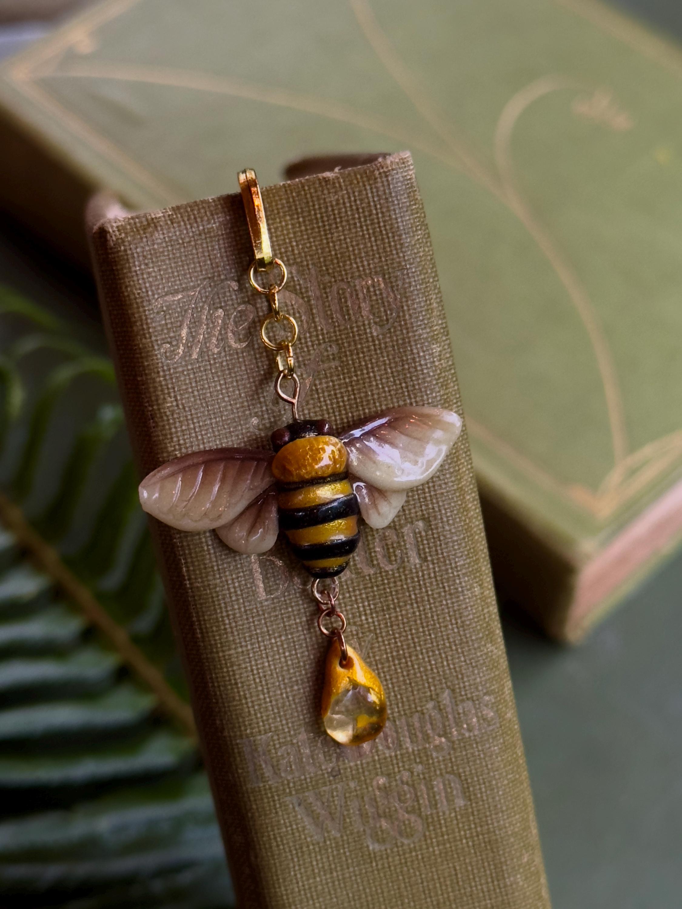 Handmade Honey Bee Bookmark: Polymer Clay Book Charm - Etsy