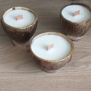 Handmade and natural candle, Real Coconut Shell, Cherry wood wick, CMR and Phthalate-free fragrances from Grasse.