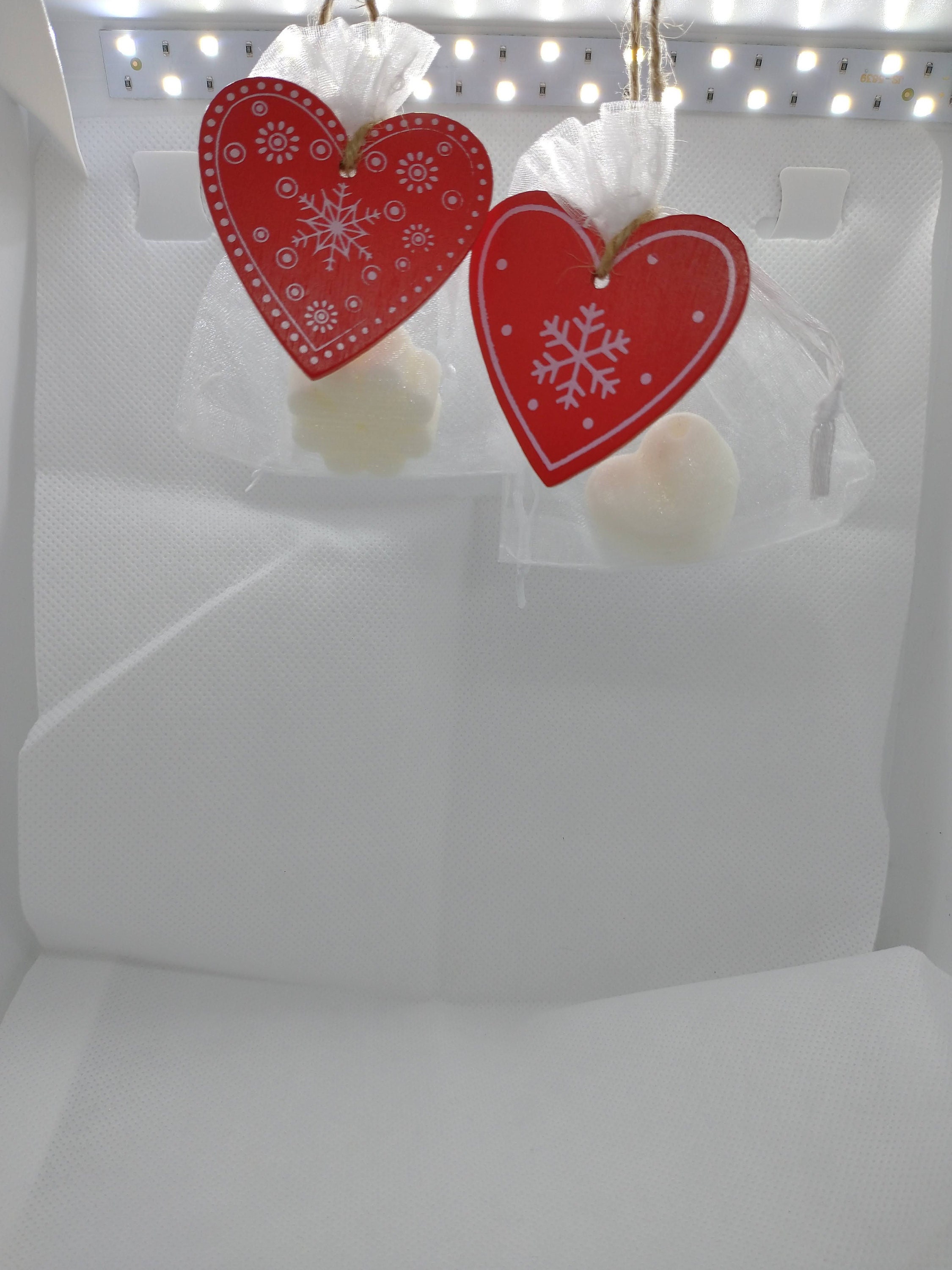 Sachet Senteur | Fondant en Cire de Soja et Son Cœur Rouge Bois Plusieurs Senteurs Formes Au Choix -