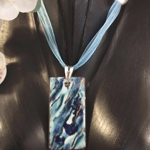 Pendentif diffuseur - Réversible - Pierre de Lave Volvic (France)- Émaux avec Or 18 Carats - Pendentif et bélière Ag 925- Noël- Anniversaire