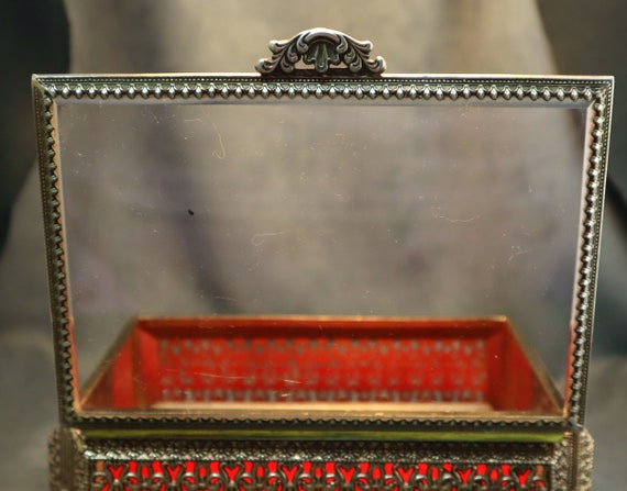 Vintage Gold Ormolu Jewelry Box Hollywood Regency… - image 7