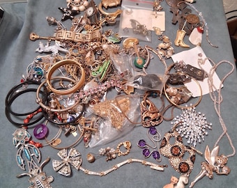Vintage Jewelry Lot Rhinestones Brooches Earrings 2+ lb