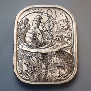 Alice in wonderland belt buckle hot sale