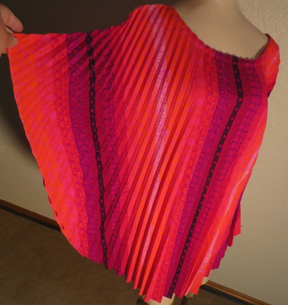 Vintage Greencastle Pleated Blouse Caftan Cape Pon