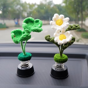 Crochet Daisy/Clover Car Dashboard Decor, Car Plant Bobblehead Dashbord Accessory, Boho Interior Car Accessory for Women, Car Air Freshener