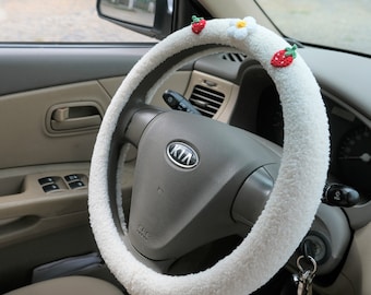Crochet Strawberry Daisy Fuzzy Steering Wheel Cover, Berber Fleece Floral Steering Wheel Cover with Grip, Cute Car Accessory for Women