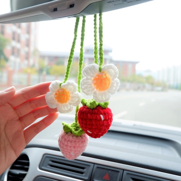 2Pcs Crochet Strawberry Car Mirror Hanging Accessories, Strawberry Car Rear View Mirror Accessories, Boho Interior Car Accessories for Women