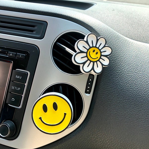 3Pcs Smiley Face & Daisy Car Vent Clip, Daisy Flower Car Air Freshner, Car Oil Diffuser, Kawaii Car Decor, Cute Car Accessory Interior