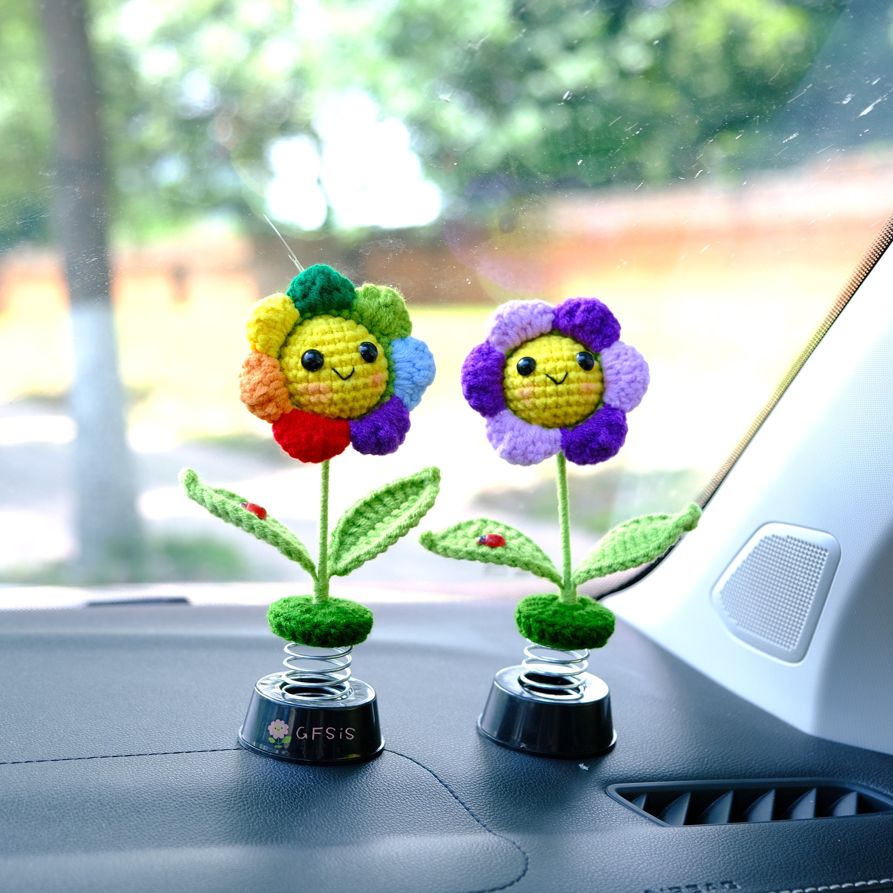 Crochet Sunflower Car Dashboard Bobblehead: Smiley Car Accessory