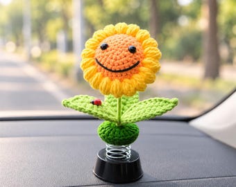 Crochet Sunflower Car Dashboard Bobblehead, Smiley Flower Car Ornament, Cute Car Interior Accessories for Women/Teens
