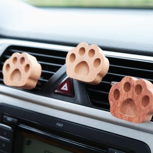 3Pcs Wooden Car Vent Clip Air Fresheners, Cat Paw Car Diffuser, Wood Car Air Freshener, Cute Car Accessory for Women, Interior Car Decor